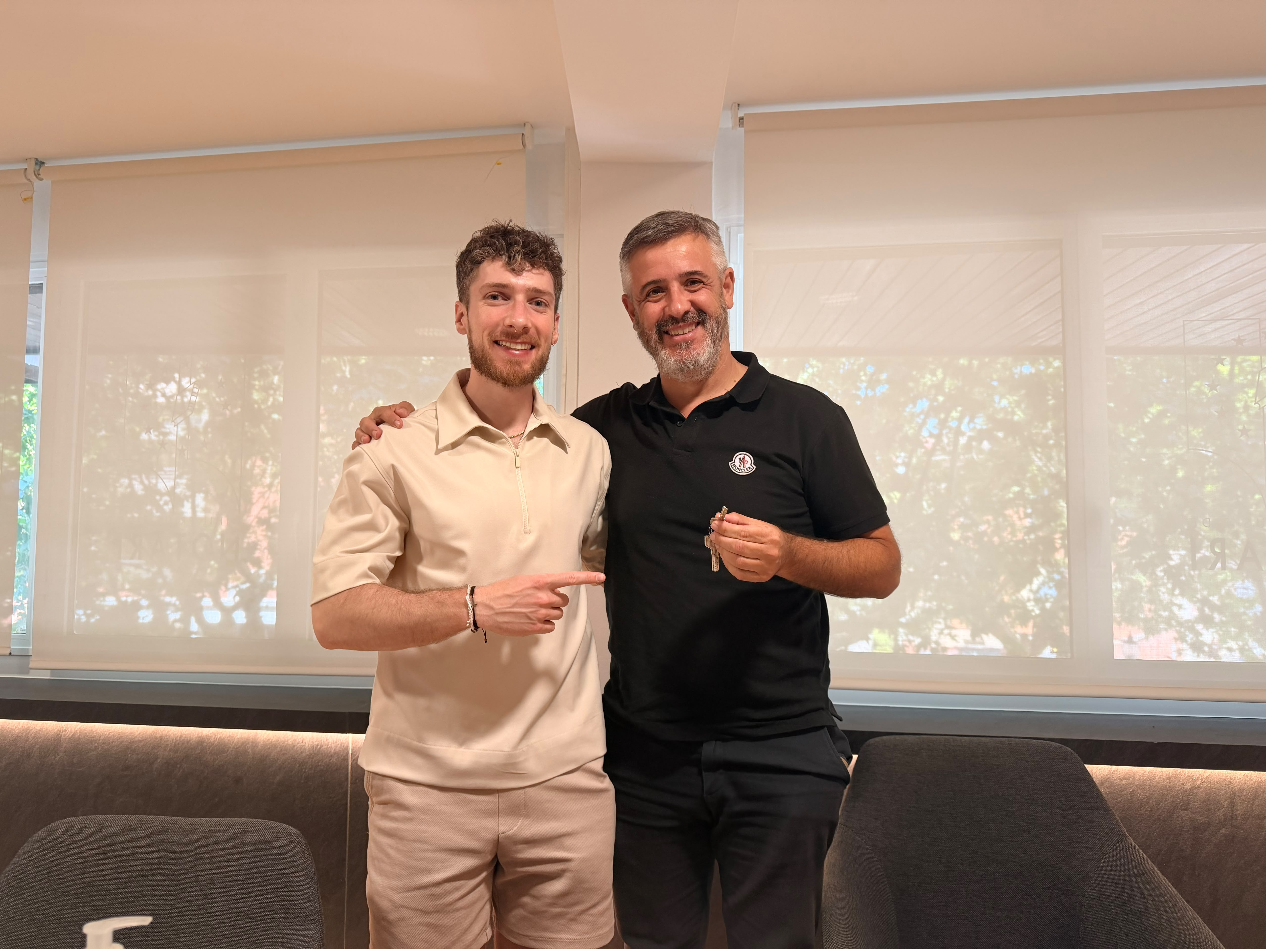 Xavier Carrion junto a Ferran tras su operación inmobiliaria